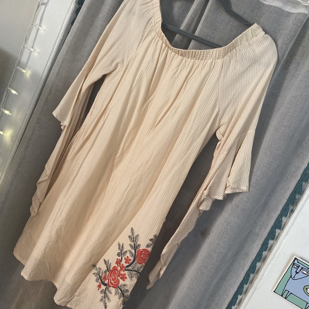 Womens semi-off-of-the-shoulder; beige/white stripe w embroidered flower detail